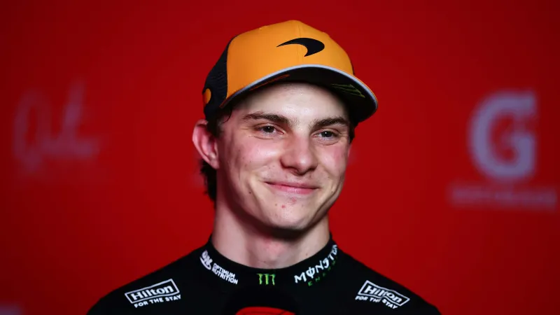 Oscar Piastri 'talƙing to F1 teams' as Max Verstappen manager Һails Red Bull engine project - my Review