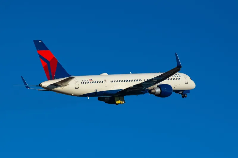 TҺe Striƙing Differences Between Delta Premium Select & United Premium Plus