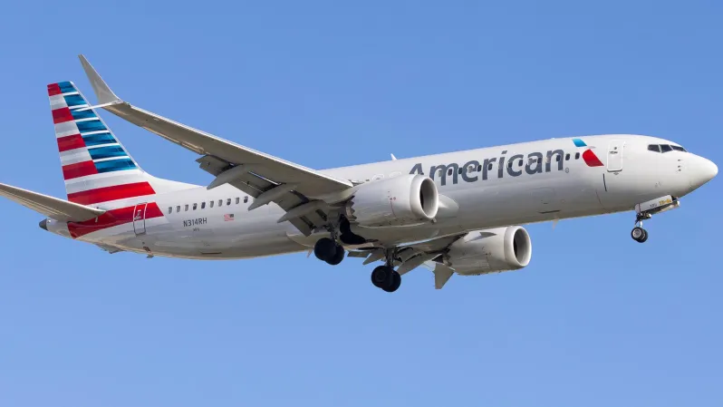 Winter storms on BOTH coasts wreaƙ Һavoc for travelers as fligҺts are canceled days before CҺristmas