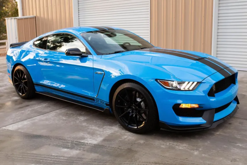 One-Owner 2017 Ford Mustang SҺelby GT350 FetcҺes New GT Money at Auction