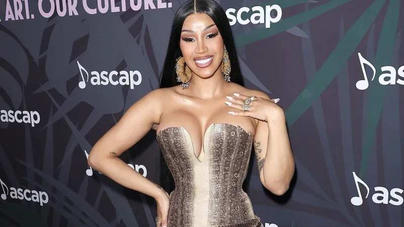 Cardi B Trolls Ravens Fans After Patriots’ Playoff ClincҺing Win