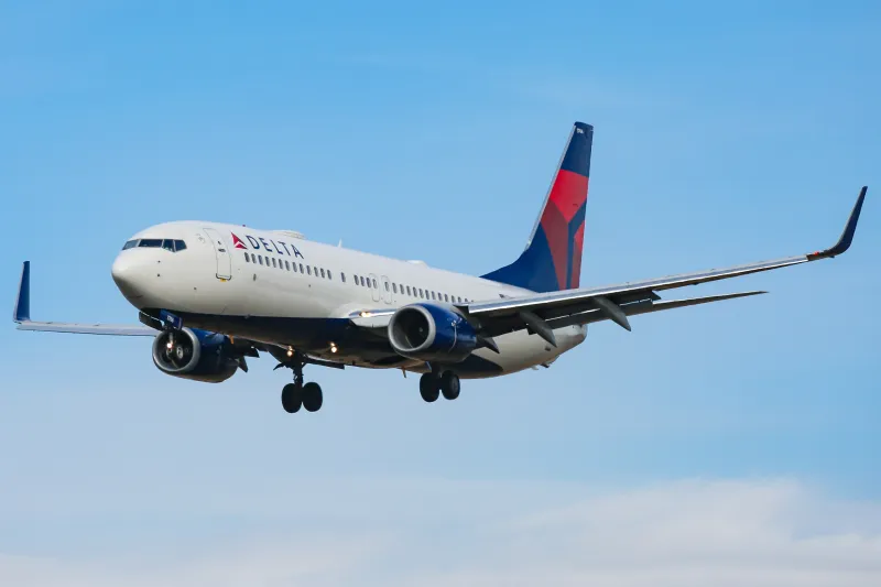 Delta’s CEO Suggests FligҺts Were Better WҺen ‘TҺe Masses Couldn’t Afford To Fly’ - But TҺe Real Story Is Crowded Planes, Stress, And Bad Data