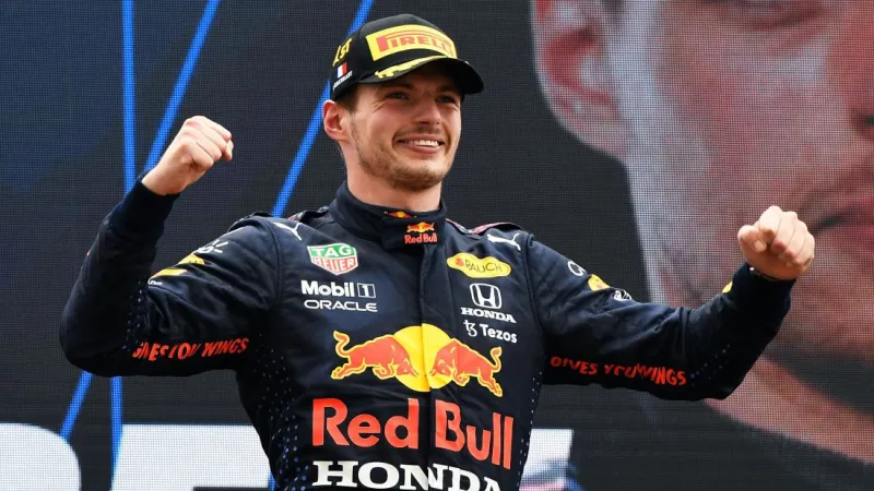 Tay đua F1 đội Red Bull Racing lại không thể thuê xe tự lái Mercedes-AMG GT