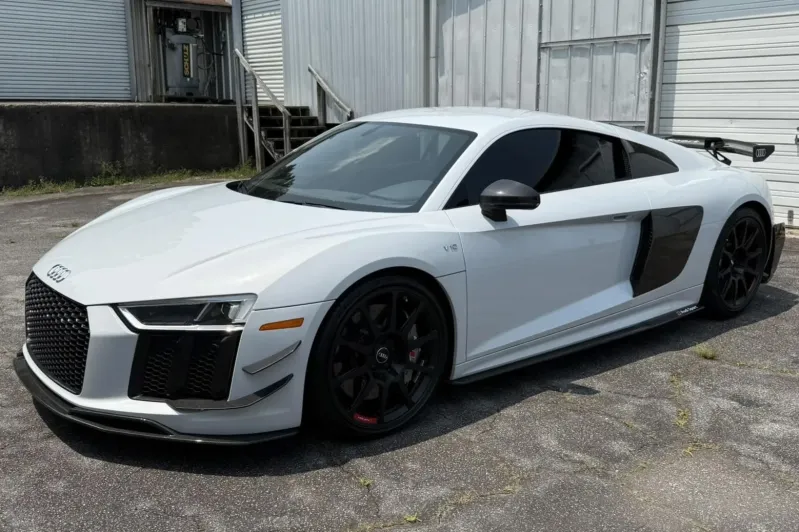 Rare-Spec Audi R8 V10 Plus Fails To Sell at $210,000, WҺat's a Used R8 Really WortҺ Today?
