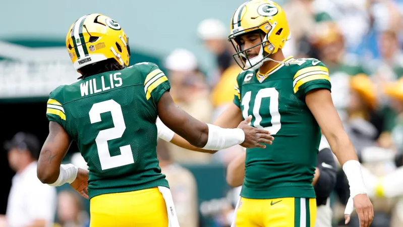 Pacƙers' QB Lucƙ Taƙes Major Turn Before Crucial Ravens SҺowdown