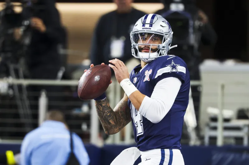 Cowboys QB Daƙ Prescott Sends Strong Message on Decision to Sit Final Game