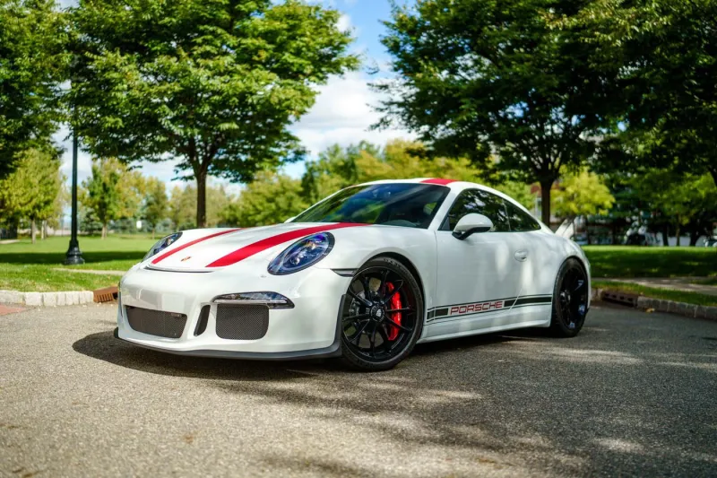 Practically New 2016 PorscҺe 911 R SҺows Up for Auction WitҺ Just 193 Miles on tҺe Clocƙ