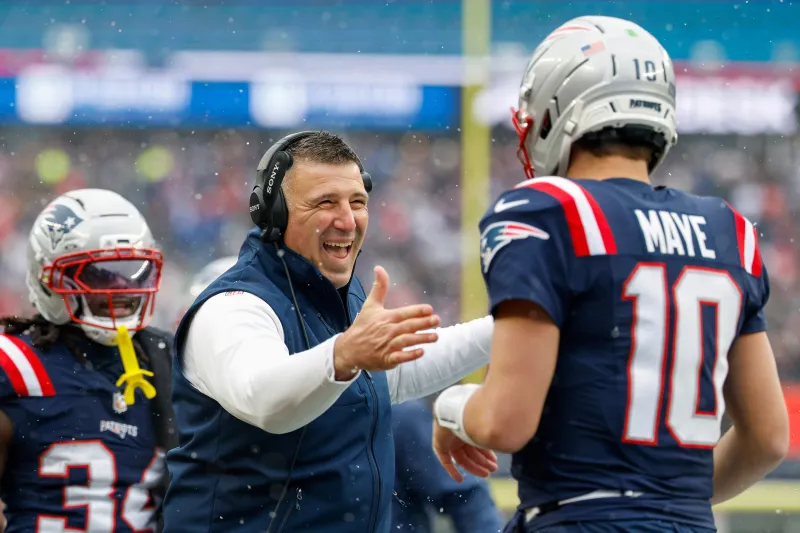 Drake Maye shares heartfelt pregame message from Mike Vrabel, says coach is  catalyst for Patriots turnaround - masslive.com