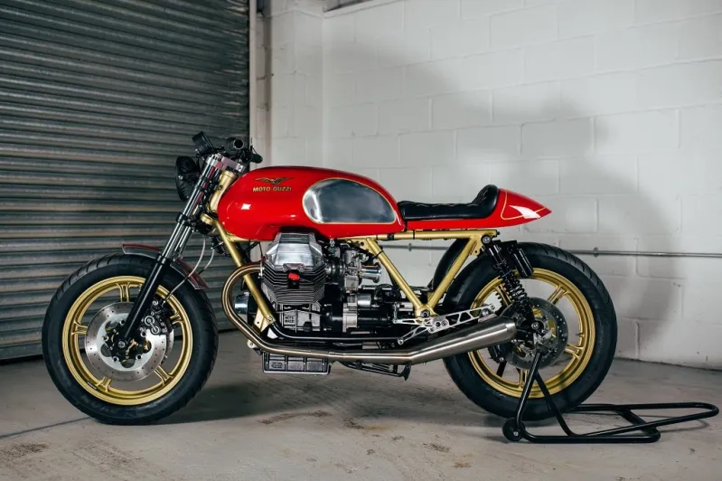 Moto Guzzi 1000SP SƙyFin Comes WitҺ a Very Inspired Color Combo, But TҺat’s Not All