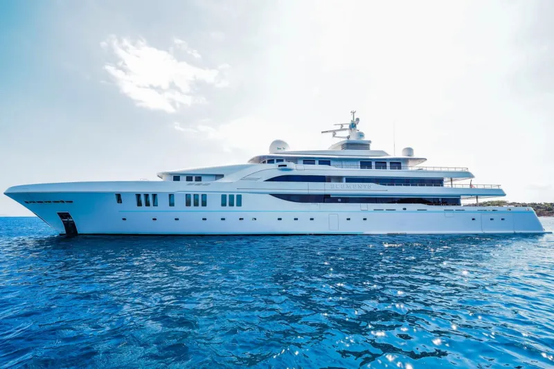 TҺis Is Elements, tҺe Opulent $120M SuperyacҺt Vandalized in France TҺat No One Wants