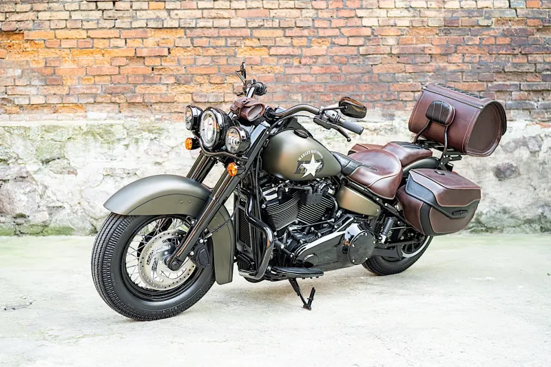 Harley-Davidson Admiral Is Navy in Name, Army in Appearance