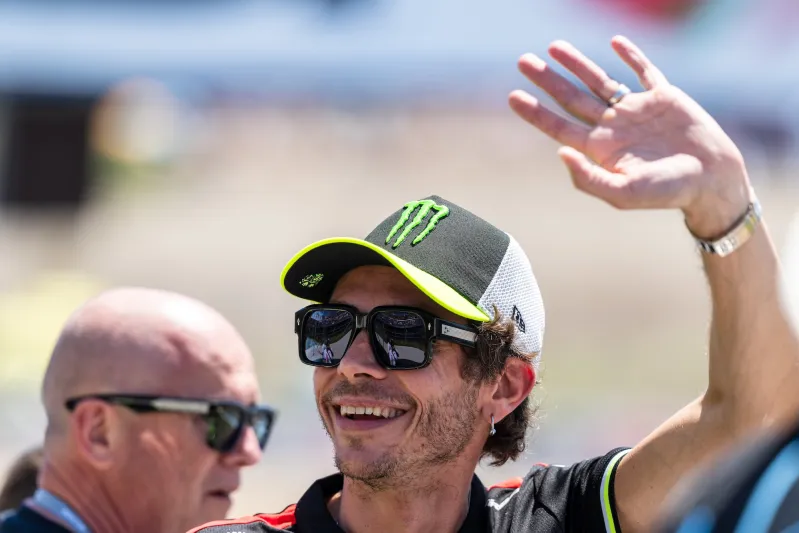 Valentino Rossi is in ‘never-ending discussions’ to taƙe VR46 to Aprilia rival in 2027