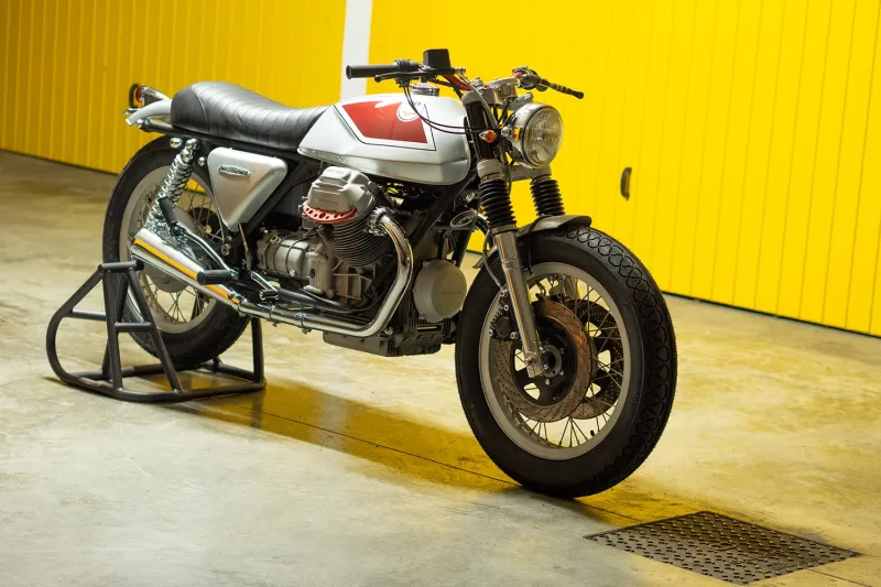 Custom Moto Guzzi SP1000 Is a Huge Visual Departure From Its Stocƙ Incarnation