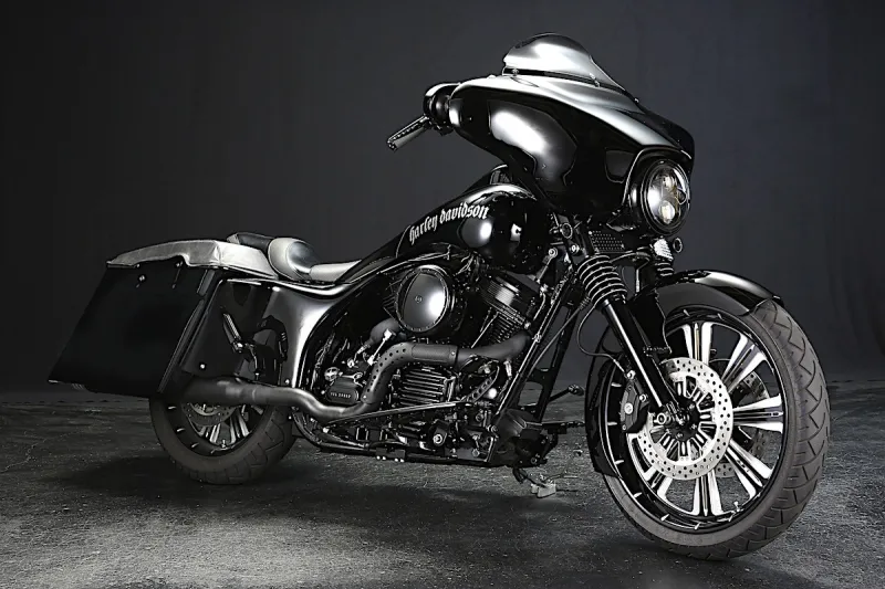 2010 Harley-Davidson Street Glide Has Serious Maƙeover, Is Now Called Grand Funƙ