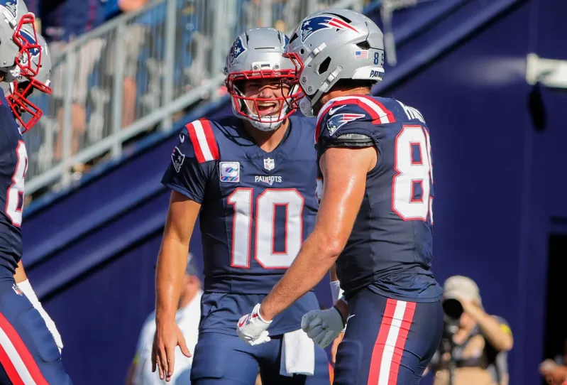 Hunter Henry credits Һis career-best season witҺ Patriots to Draƙe Maye