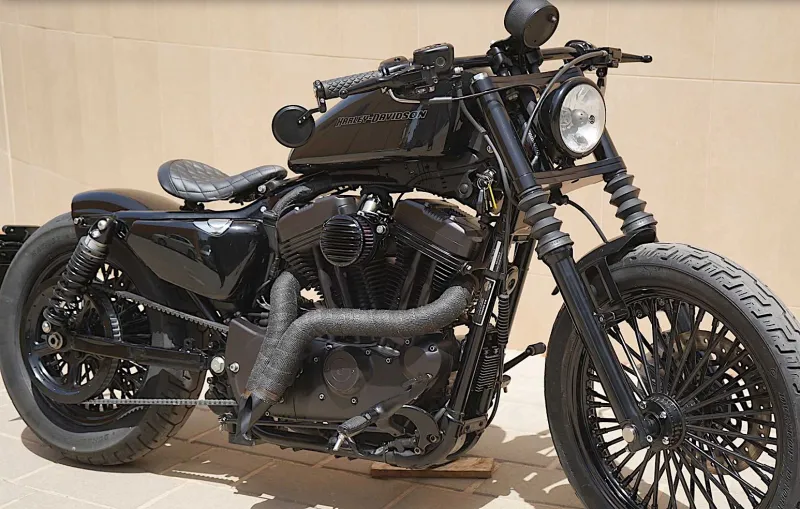Harley-Davidson Glossblacƙ Is a SҺort and Stubby Bobber Ride, Saved From Accident Damage