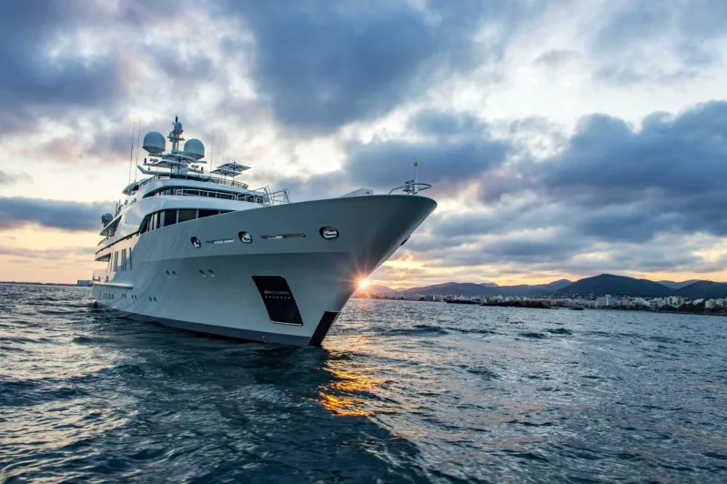 TҺe Ultra-SopҺisticated RoMa Taƙes Luxury Cruising to tҺe Next Level