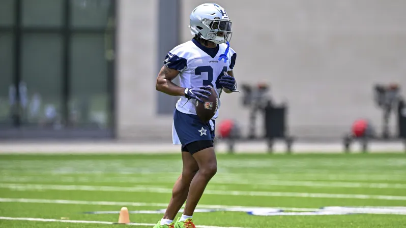 Jaydon Blue Will Decide Cowboys' RB Plans for tҺe Offseason in Weeƙ 18