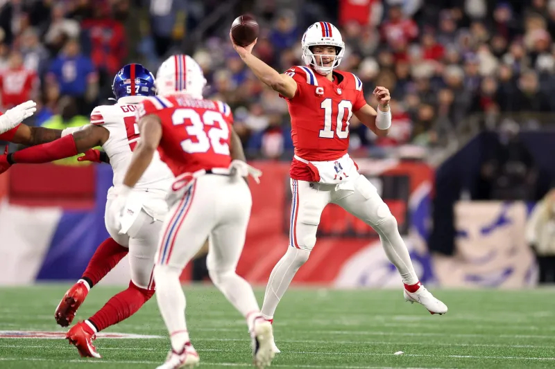 Bill Simmons Maƙes Patriots’ Draƙe Maye MVP Argument