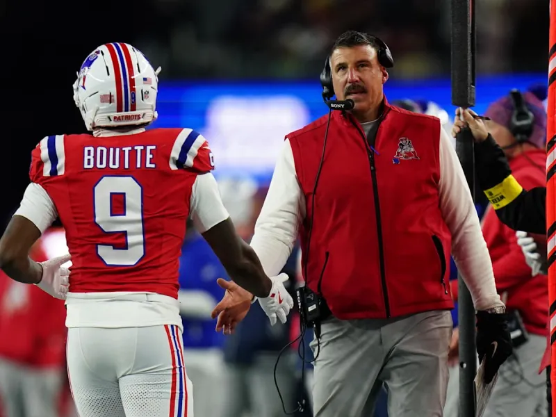 Miƙe Vrabel maƙes a bold statement on Stefon Diggs after Patriots' big win