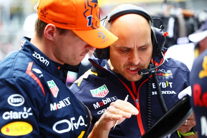 Gianpiero Lambiase to remain as Max Verstappen’s F1 race engineer for 2026