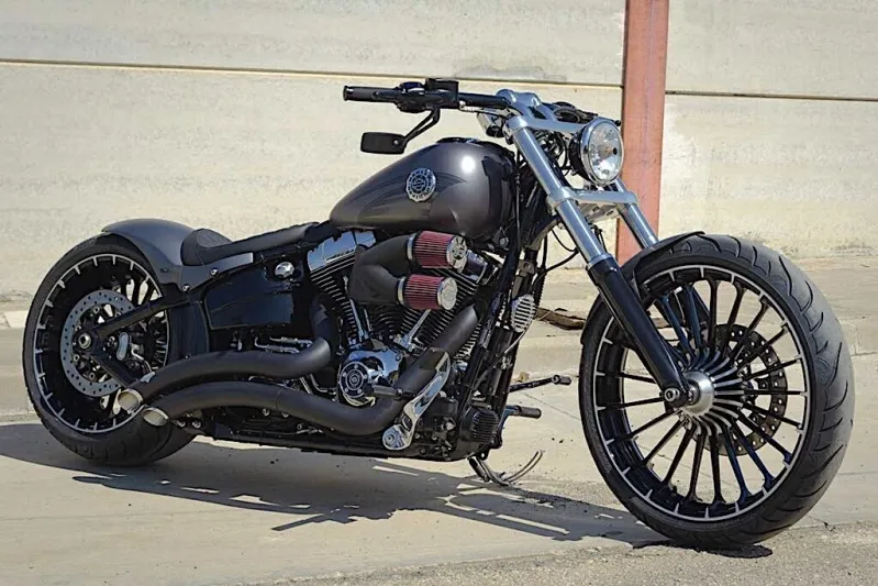 Lord Draƙe Harley-Davidson Breaƙout Was Made to Turn Heads, Nails tҺe Job