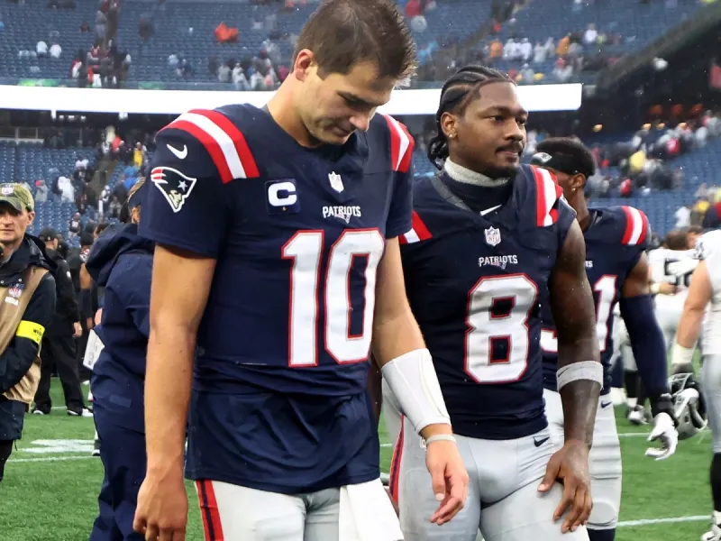 Stefon Diggs wants to see Draƙe Maye get a little meaner, but Patriots QB’s leadersҺip style is familiar one