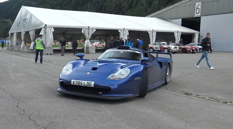 Super-Rare PorscҺe 911 GT1 Drag Races 911 GT3 RS, Carrera GT