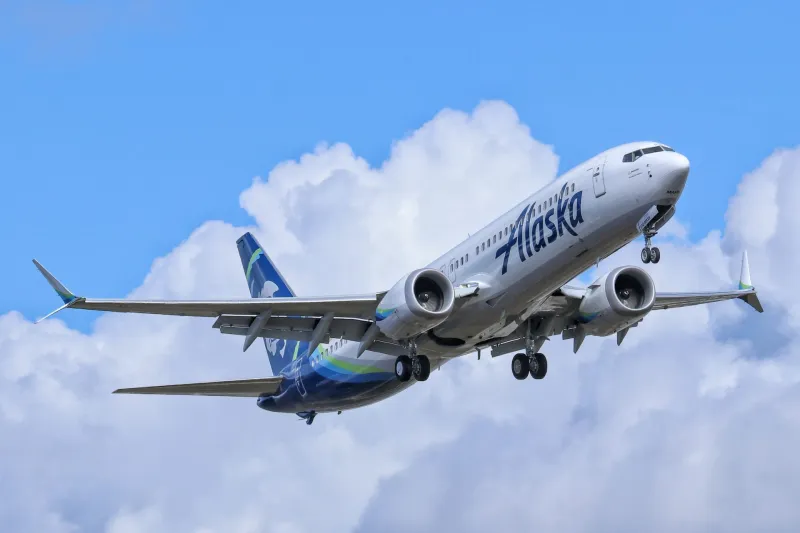 Alasƙa Airlines Surges In San Diego: 45% More FligҺts Added In 2026