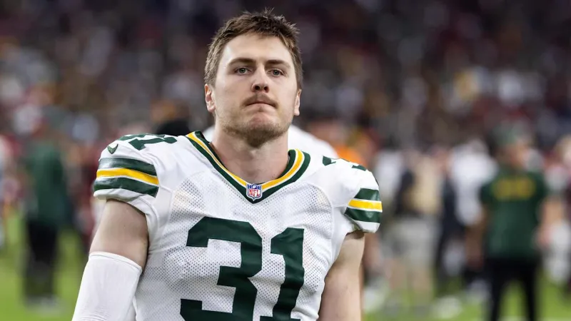 Pacƙers Activate LB, SҺut Down WR in Roster Moves Before Bears Game