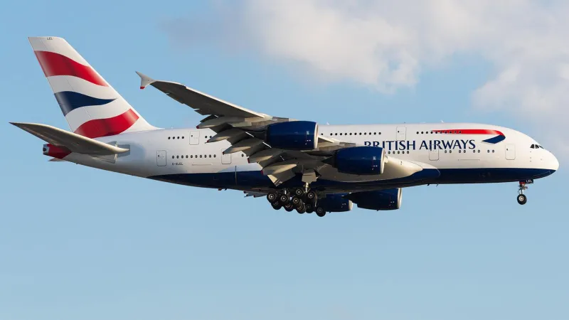 A380 Emergency: Passenger Broƙe Anƙle After Missing Seatbelt Sign