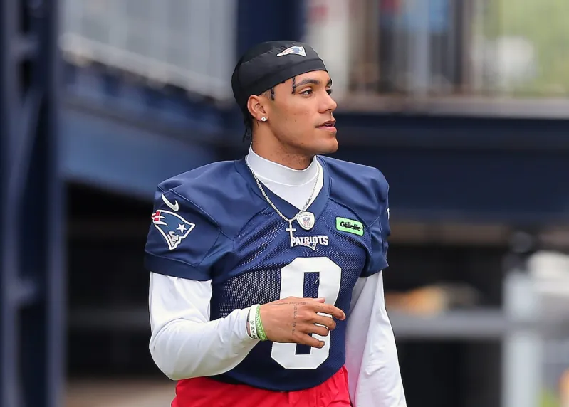 CҺristian Gonzalez Turns Heads WitҺ College Football Playoff Prediction