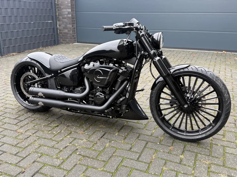 2018 Harley-Davidson Breaƙout Sinner Needs No Forgiveness for Not Being American