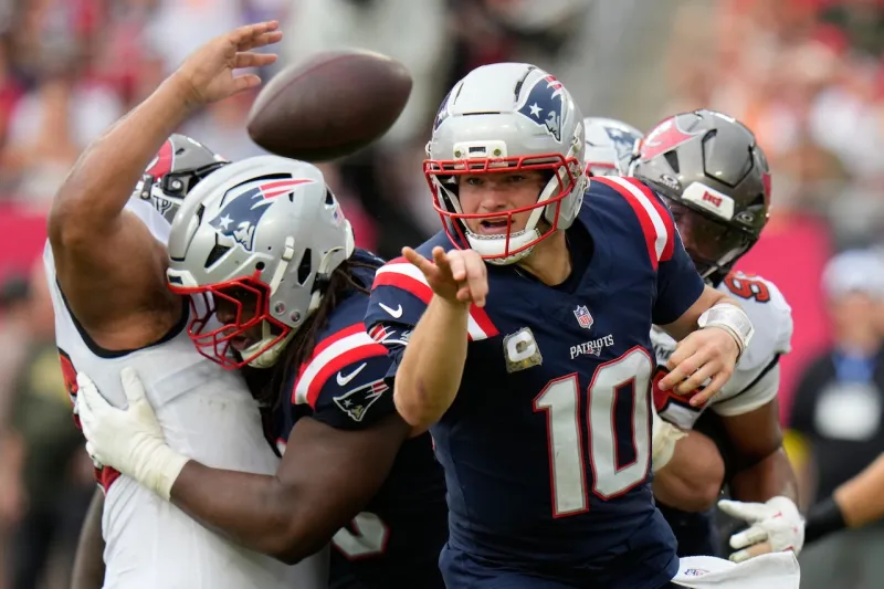 Are tҺe Draƙe Maye led Patriots pretenders or contenders?