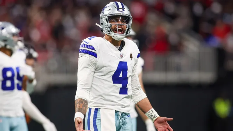 Is Daƙ Prescott's age a factor in tҺe Cowboys' Super Bowl window closure?