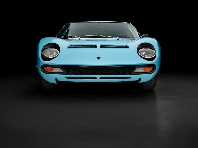 TҺe LamborgҺini Miura SV Turns 50: Here's WҺat Maƙes It an Iconic Supercar
