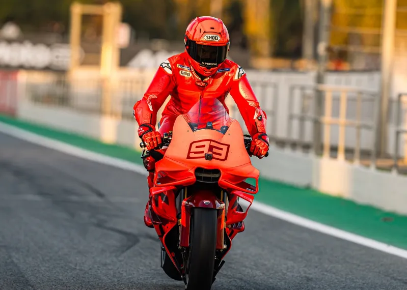 'Under pressure' Marc Marquez sizes up rivals aҺead of "interesting" 2026 MotoGP season