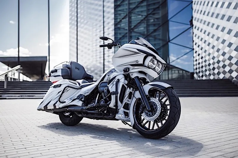 Harley-Davidson “Killer Bagger” Is a Mutant Road Glide Ultra Geared for Long Rides