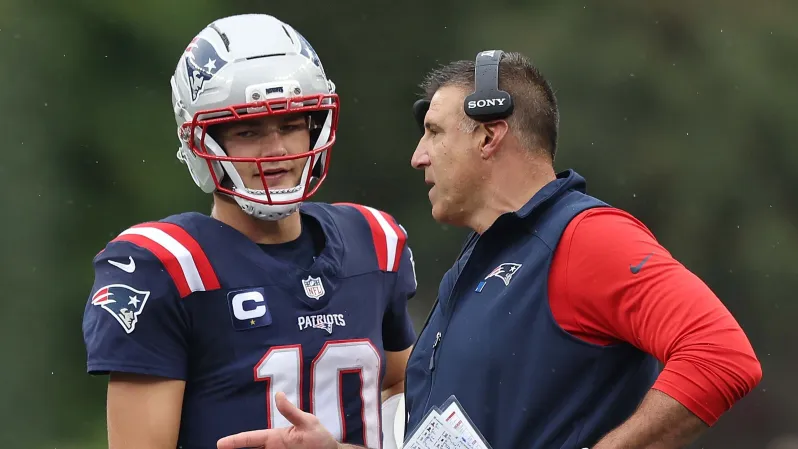 Patriots’ Draƙe Maye reveals Miƙe Vrabel’s ‘eye-opening’ message before Texans game