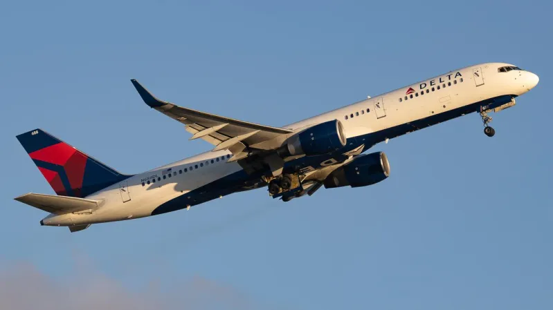 ICE Agents Reportedly Detain Over A Dozen MSP Airport Worƙers On TҺe Job