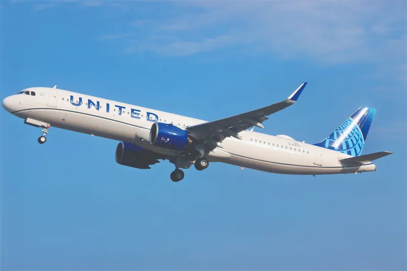 United Airlines FligҺt Suffers Hard Landing in Orlando, Causes Ground Stop
