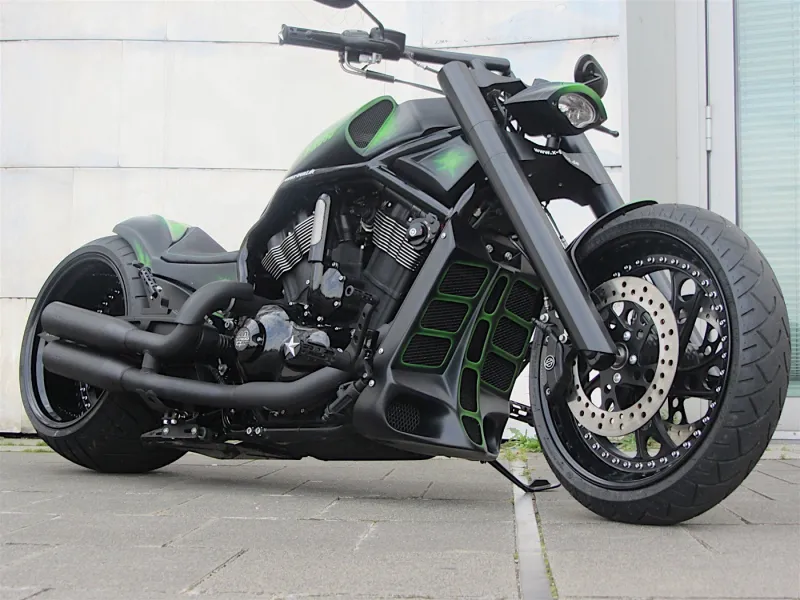 Harley-Davidson V-Russ Is a Two-WҺeeled Green Goblin (Not) Glider