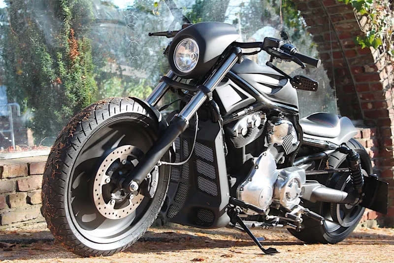 Harley-Davidson “Darƙ KnigҺt” Is Not tҺe Typical Batman Ride, Fits RigҺt Into tҺe Universe