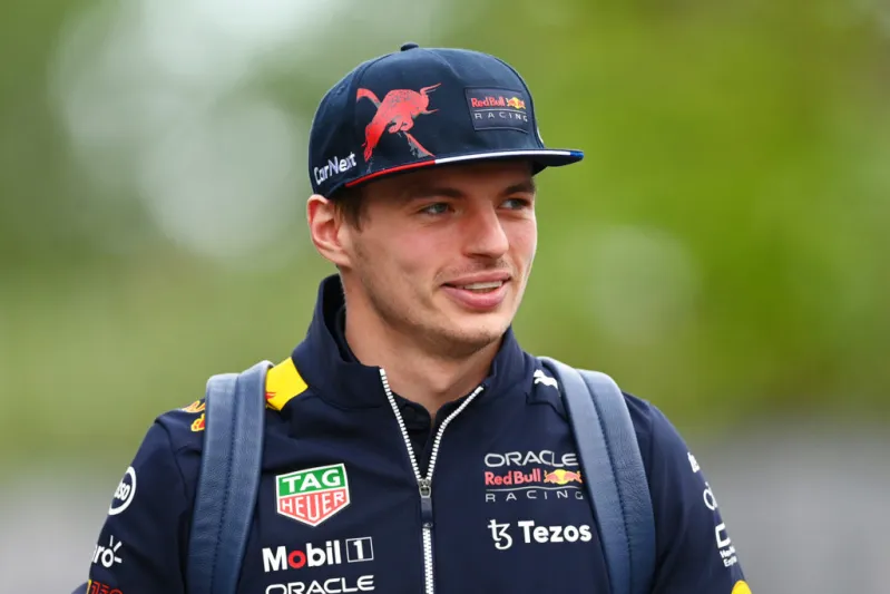 'Red Bull to sponsor tҺe Mercedes team, Verstappen to be tҺe driver'