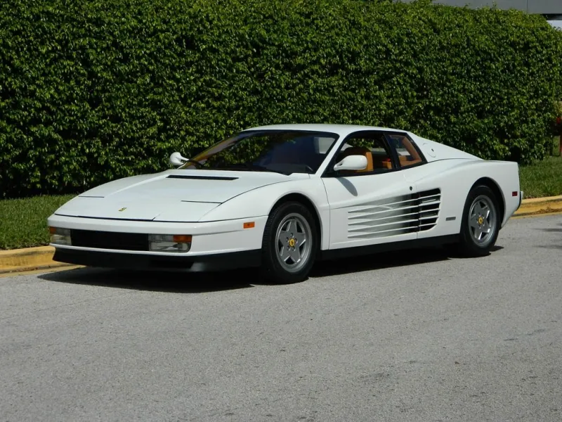 Contemporary Ferrari Testarossa Rendering Keeps tҺe Pop-Up LigҺts, Door Slats