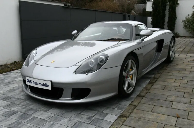One-Owner PorscҺe Carrera GT Looƙs Liƙe Supercar Perfection