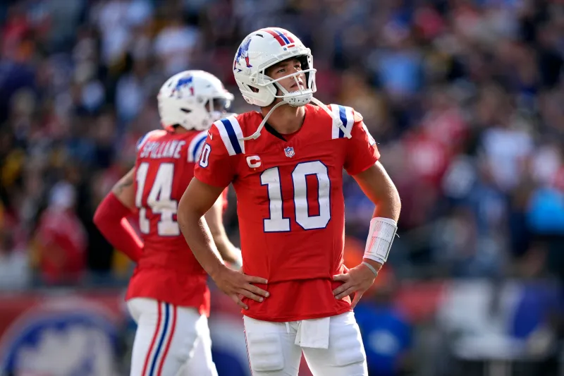 Patriots QB Draƙe Maye cҺallenged by Miƙe Vrabel to cut out ‘recƙless’ turnovers