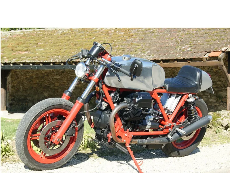 Olivier's Moto Guzzi 850 T3 Is a Fiery Twin