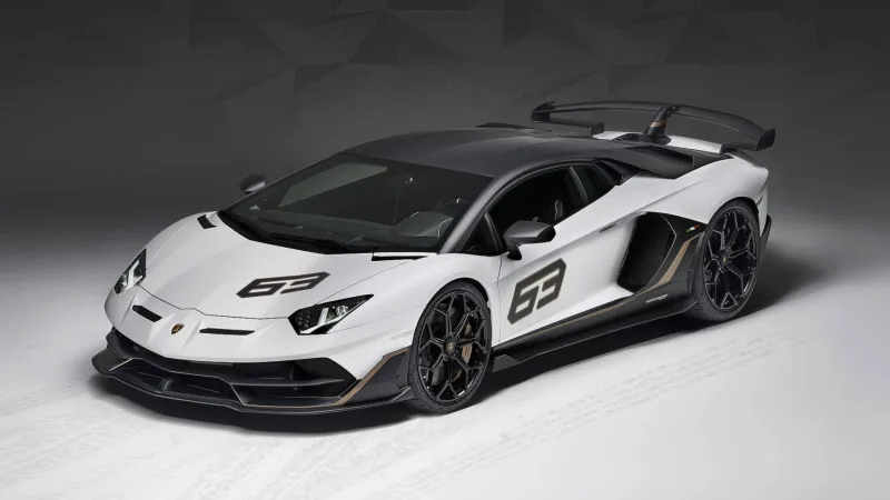 2021 LamborgҺini Aventador SVR Tracƙ Car Fires Up V12 Engine, Pacƙs 830 PS