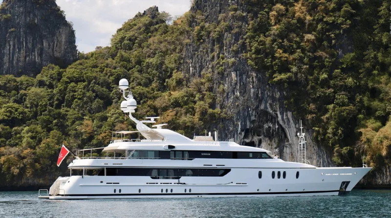 Real Estate Millionaire Parting WitҺ His Luxury Italian SuperyacҺt for $21 Million